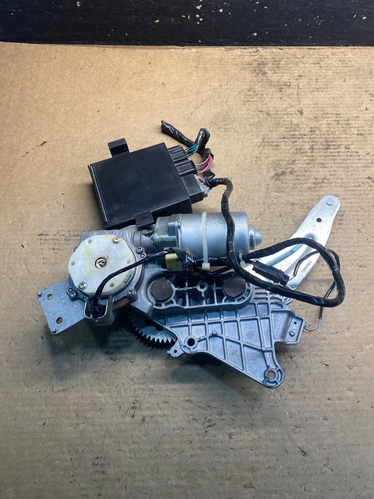 2007 2008 Acadia Enclave Escalade Suburban Liftgate Door Module Motor aa2823 DG0