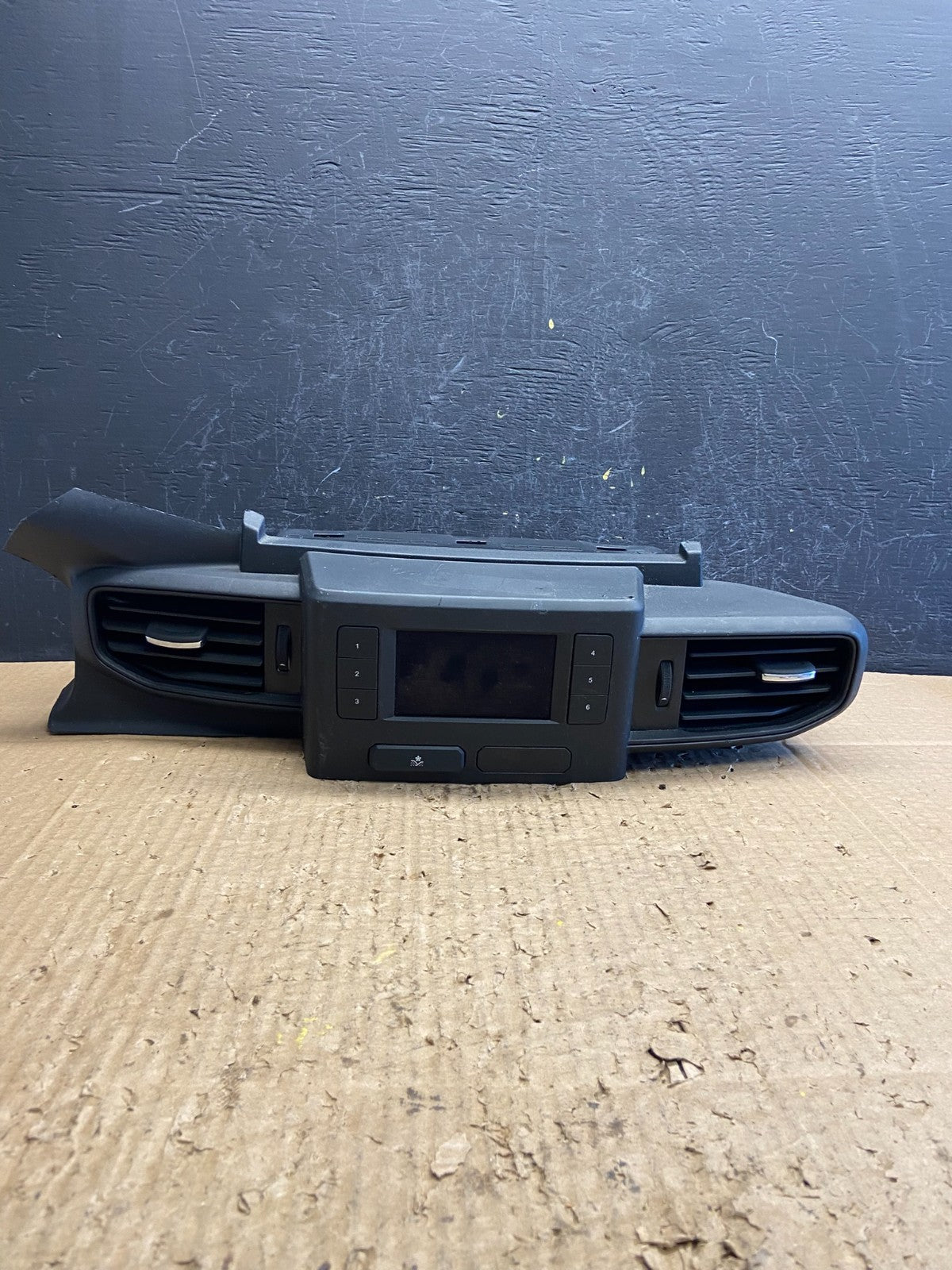 2020 to 2023 Ford Explorer Console Radio Display Screen Air Vents AD2002 DG0