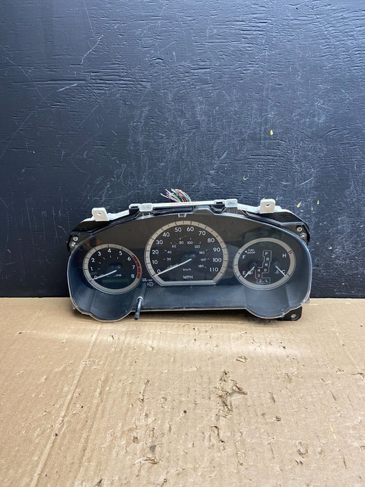 2004 2005 Toyota Sienna Speedometer Cluster Gauge AD6924 DG0