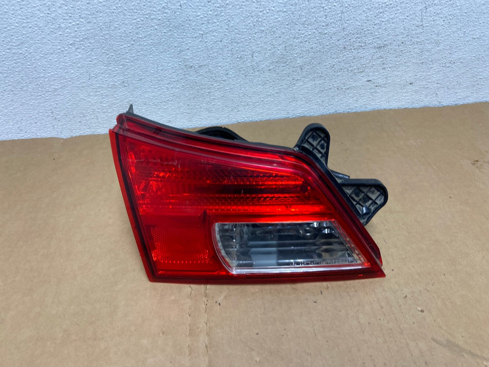 2010-2014 Subaru Outback Left Driver Lh Side Inner Tail Light AC8406 LK0