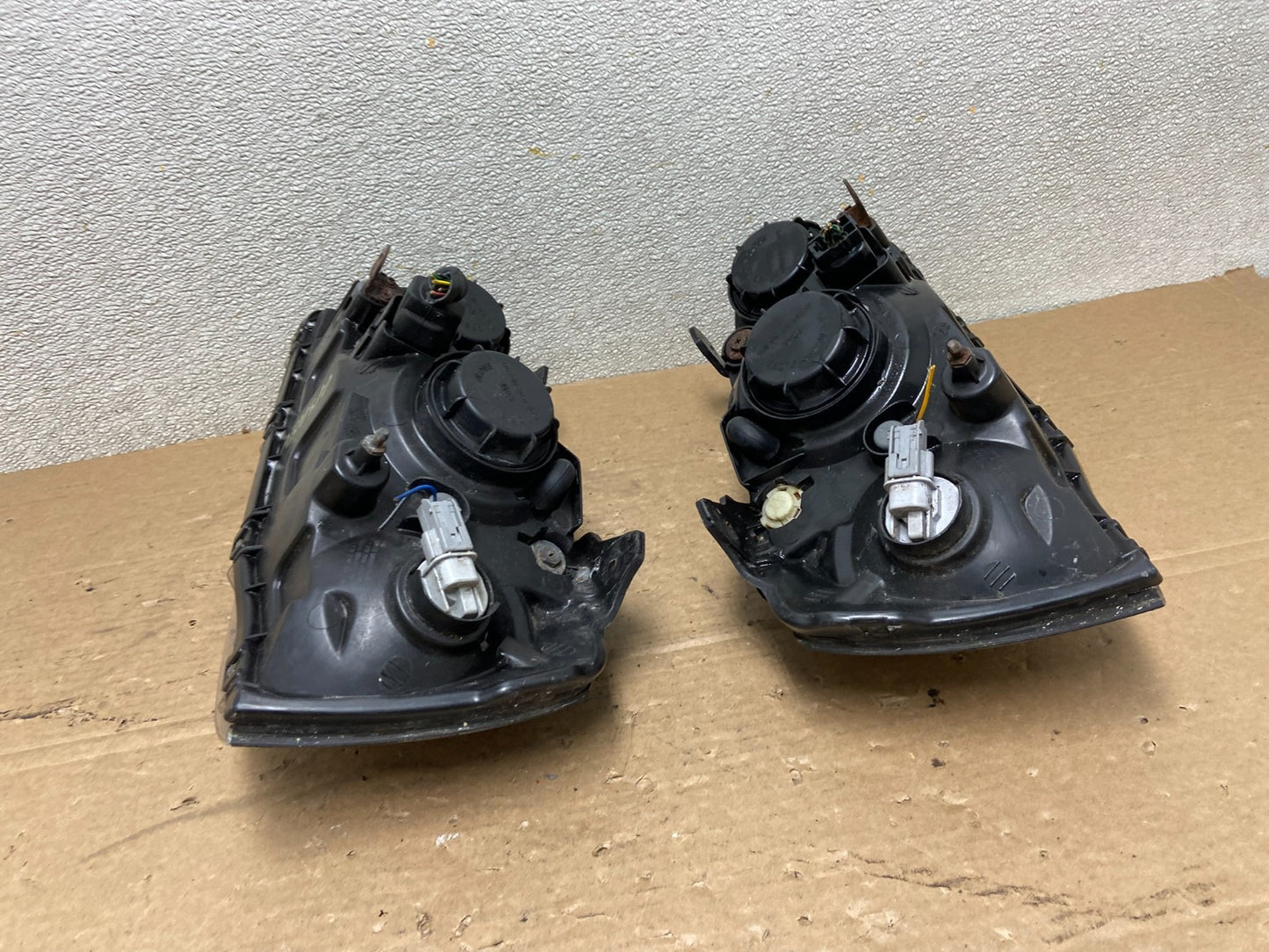 2004 2005 2006 Hyundai Elantra Left+Right Set Halogen Headlights AB4810 DW8