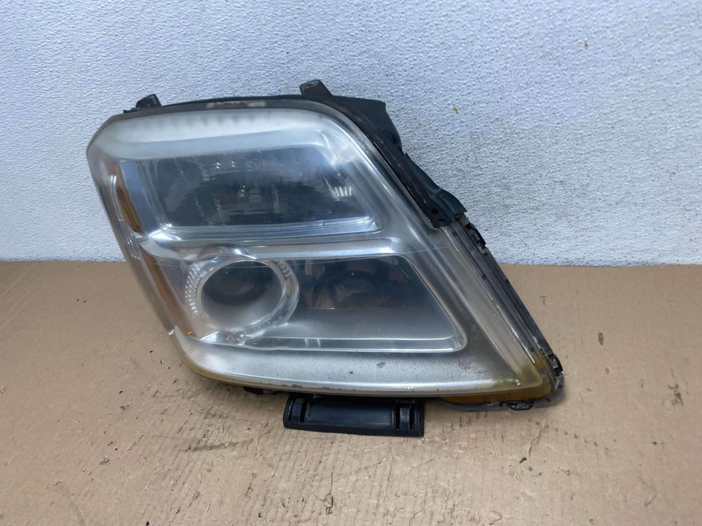 2010 to 2015 GMC Terrain Halogen Passenger Right Rh Side Headlight AF3281 DW1