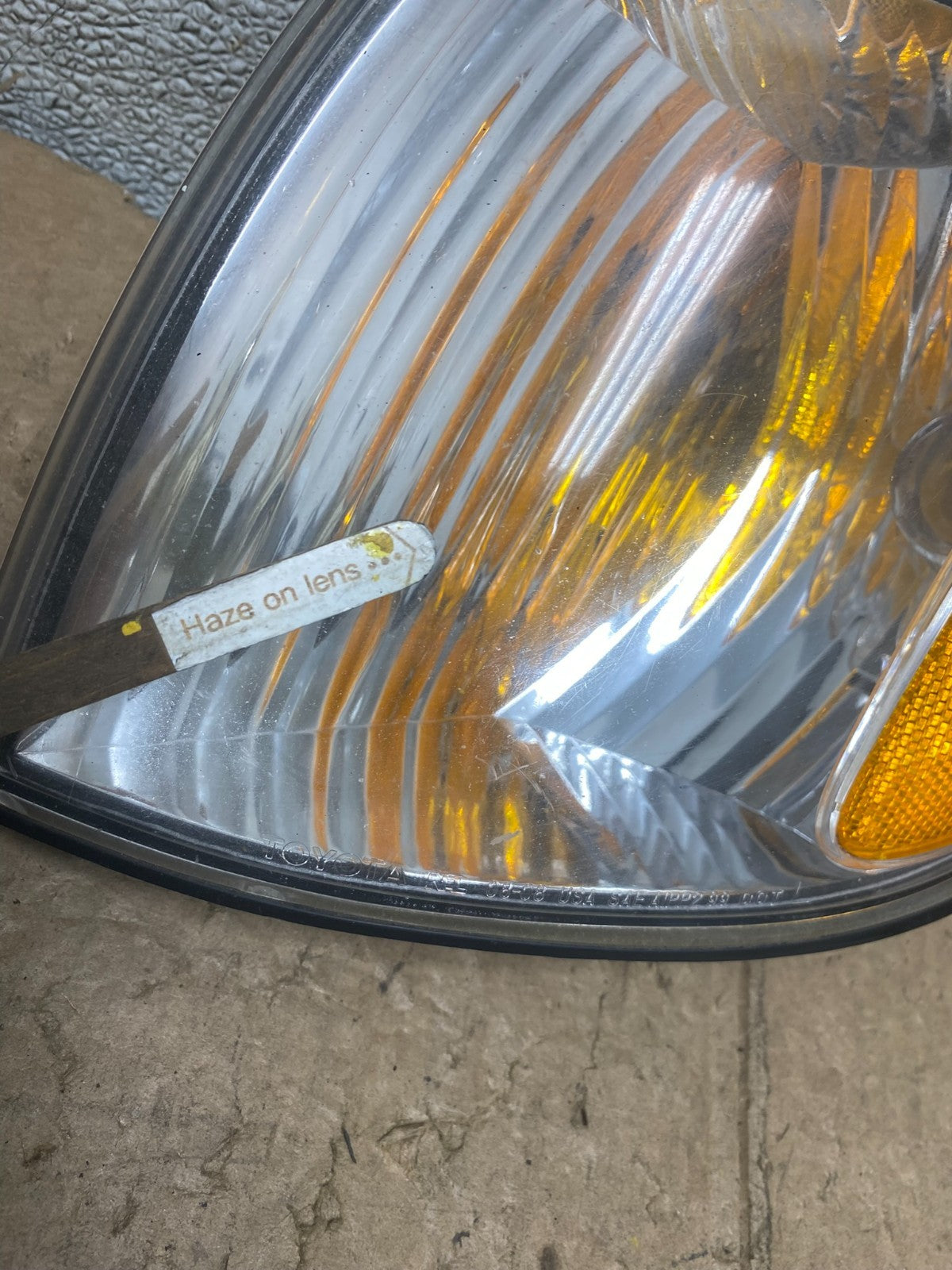 2001 to 2003 Toyota Sienna Turn Signal Left Driver LH Lamp V4419 DW4