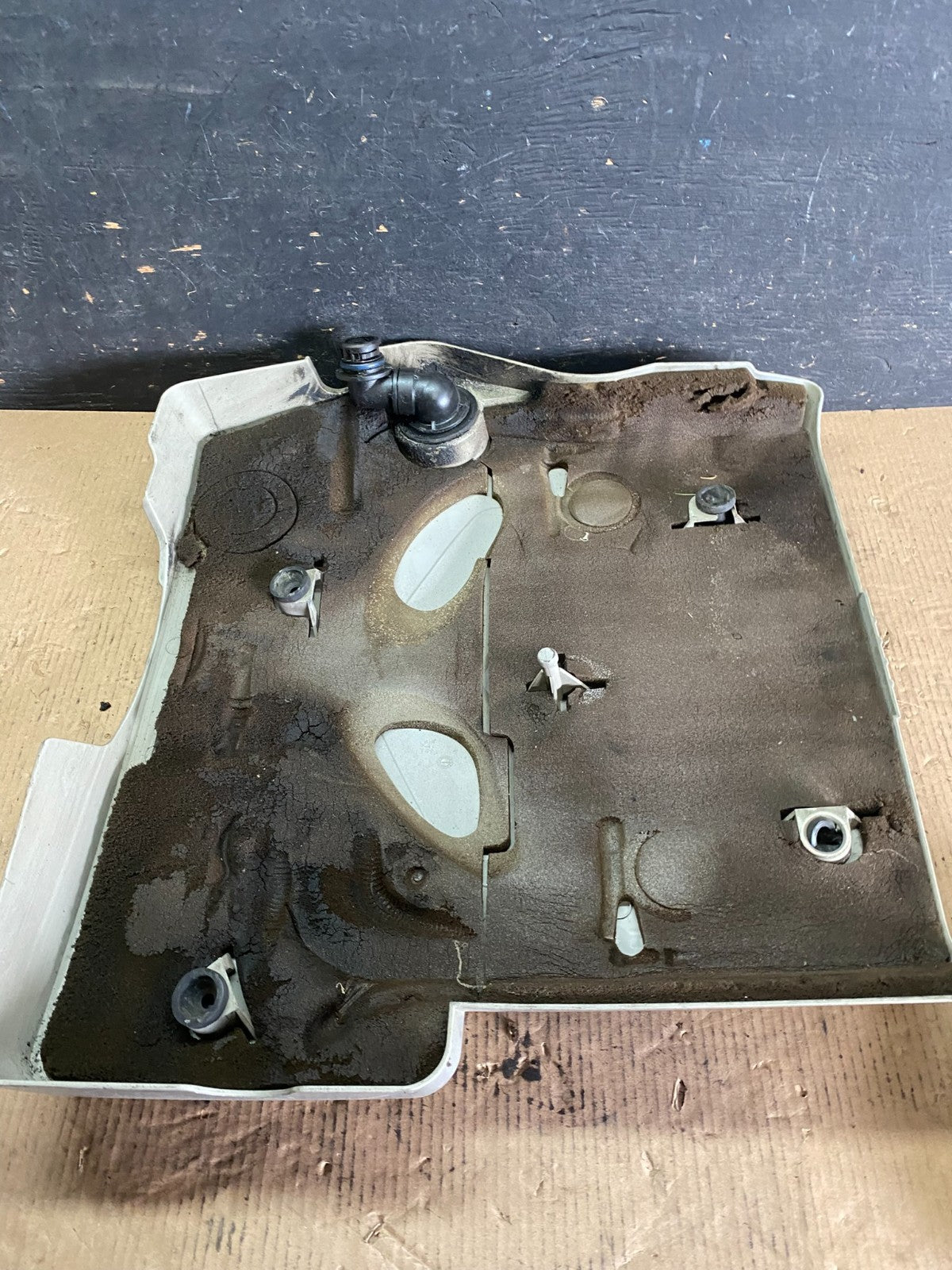 2004 to 2007  Cadillac CTS 3.6L Plastic Engine Cover Shield OEM P5779 DG7