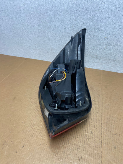 2004 - 2007 BMW 5 Series E60 Right Passenger RH Side Tail Light AE0411 LK5