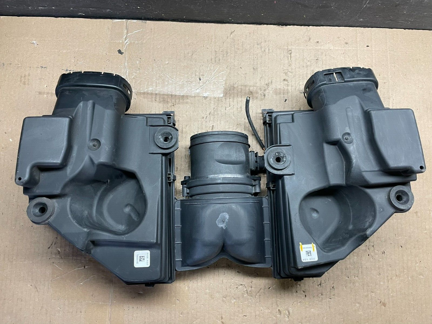 2007 to 2010 BMW E70 X5 N62 Air Intake Cleaner Filter 7548896 OEM A9449 DG1