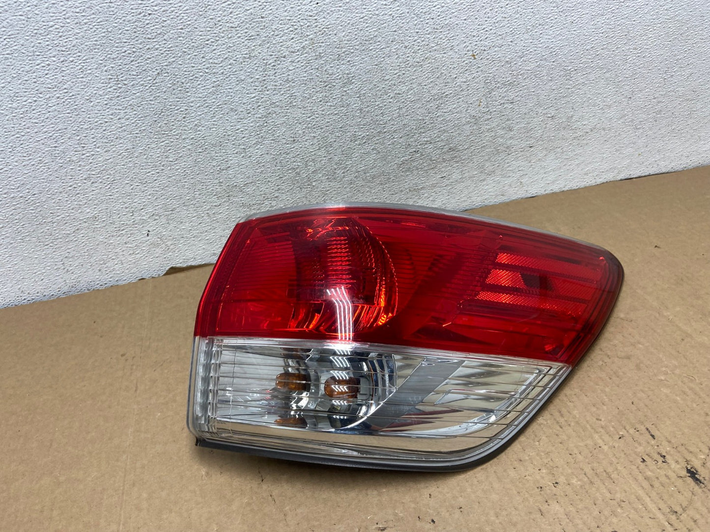 2013 to 2016 Nissan Pathfinder Passenger Right Side Tail Light AG2073 LK0