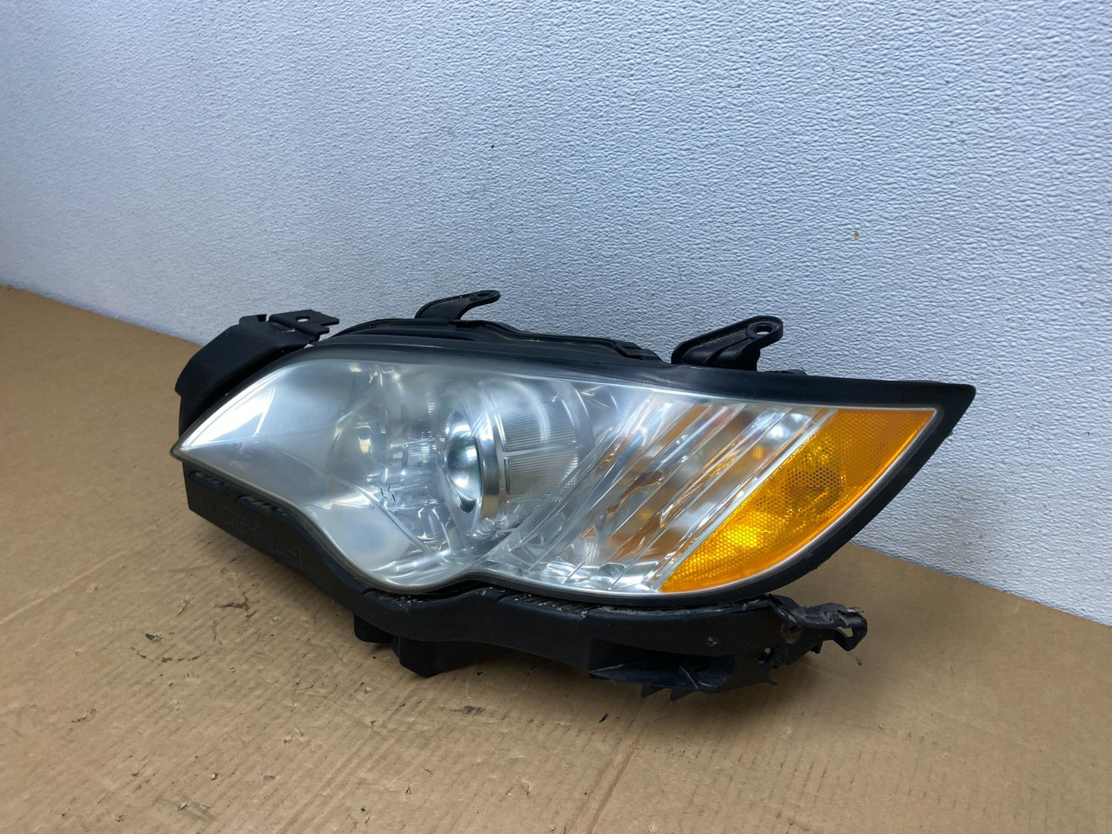 2008 - 2009 Subaru Legacy Left Driver LH Side Headlight Halogen AC7623 DW1
