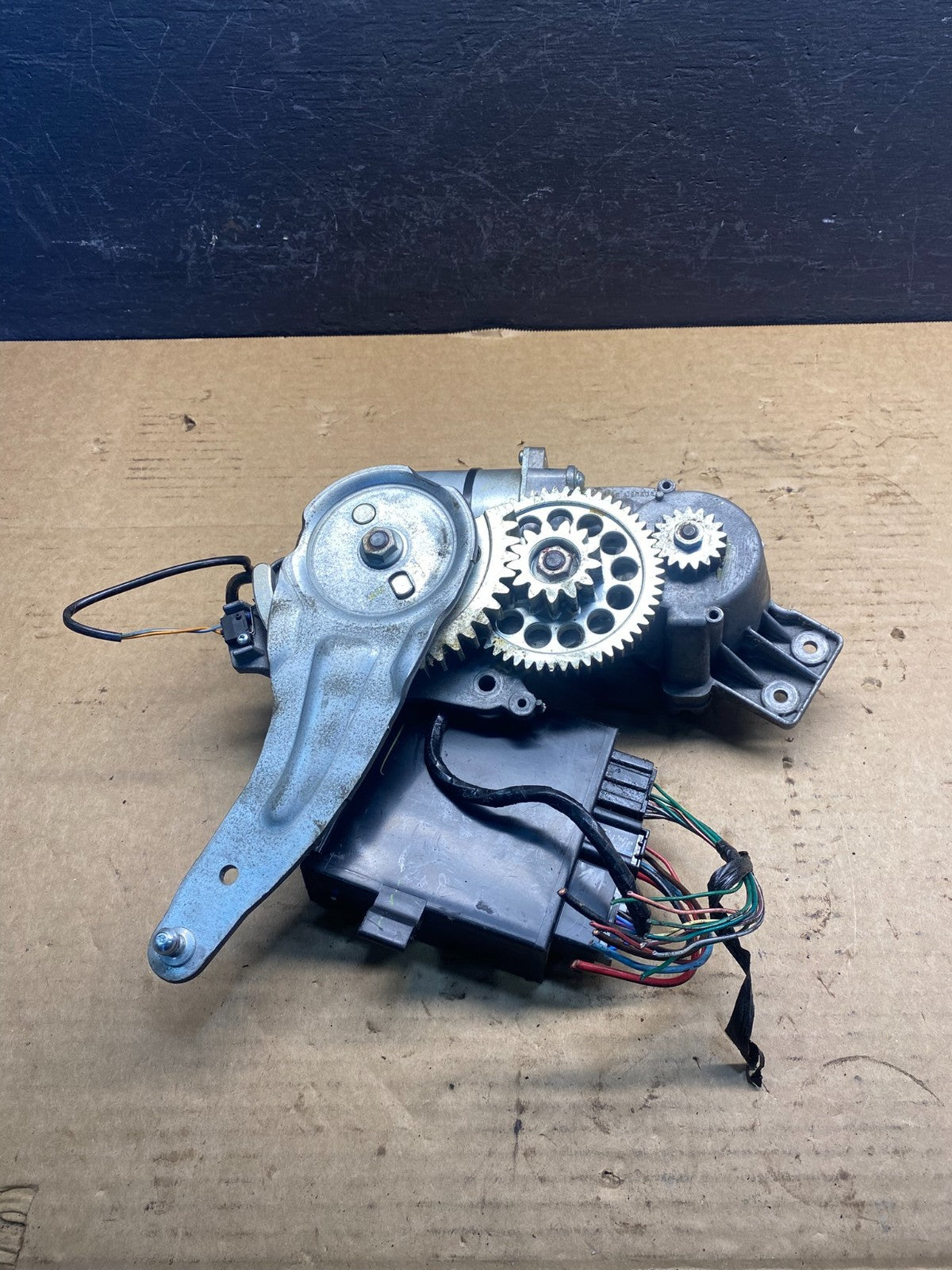 2009-2012 GMC Acadia Power Motor Liftgate Tailgate Control Module ac7992 DG5