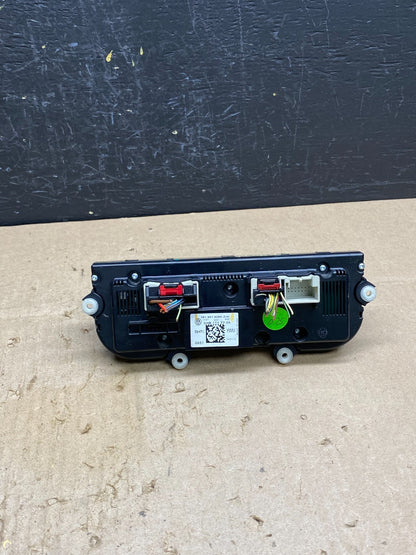 2012 - 2015 Volkswagen Passat Center Climate Control Panel AC Heater AC4590 DG3