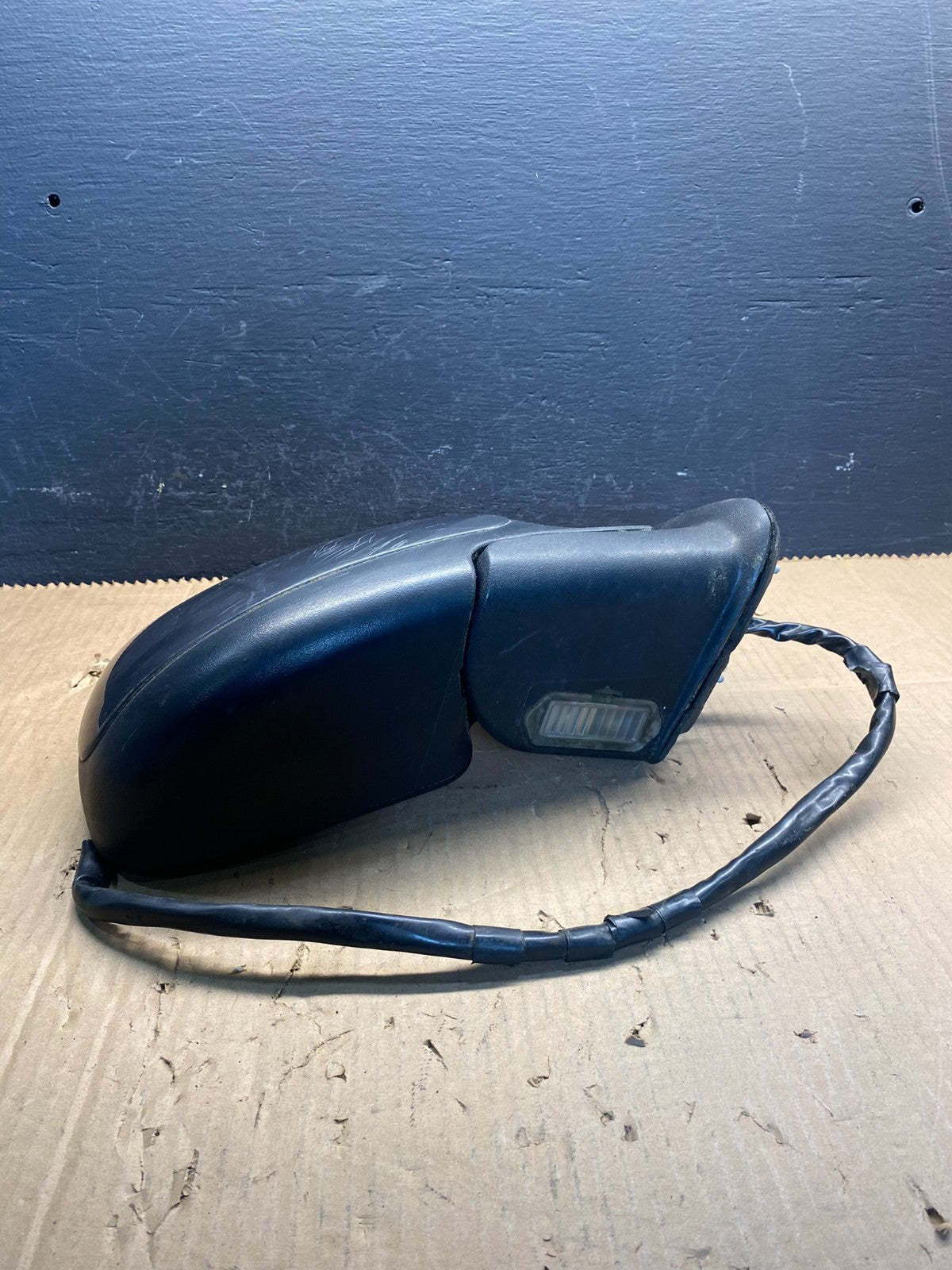 2003-2006 Chevrolet Tahoe Suburban Right Passenger Turn Door Mirror AC7913 DG3