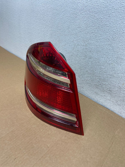 2007 to 2009 Mercedes GL-Class GL450 Left Driver LH Tail Light AG1968 LK1