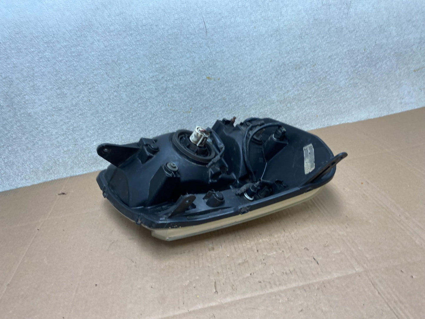 2005 to 2009 Chevrolet Equinox Left Driver LH Halogen Headlight Y1027 DW5