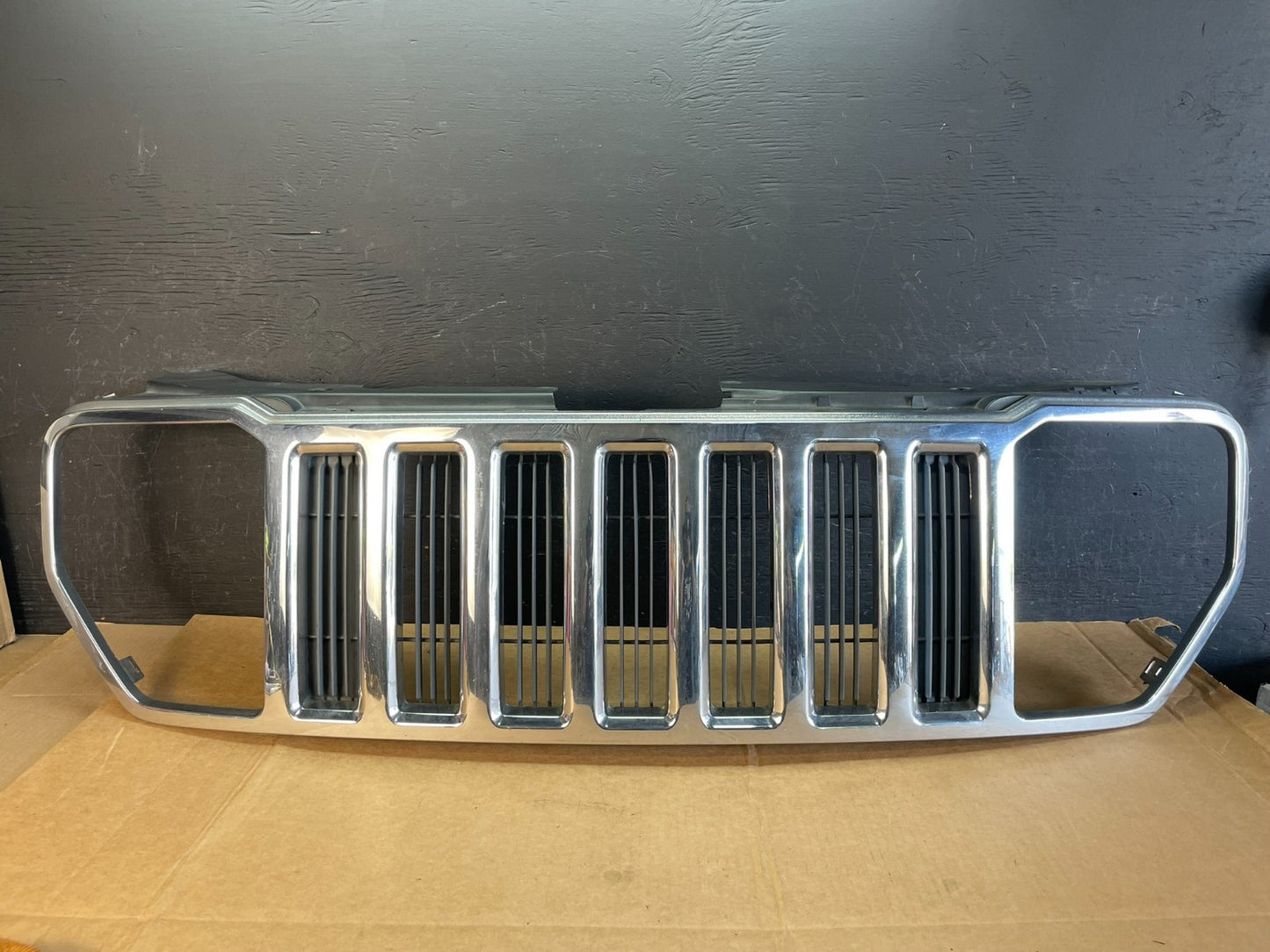 2008 2009 2010 2011 2012 Jeep Liberty Front Upper Grill Grille AE0863 DG0