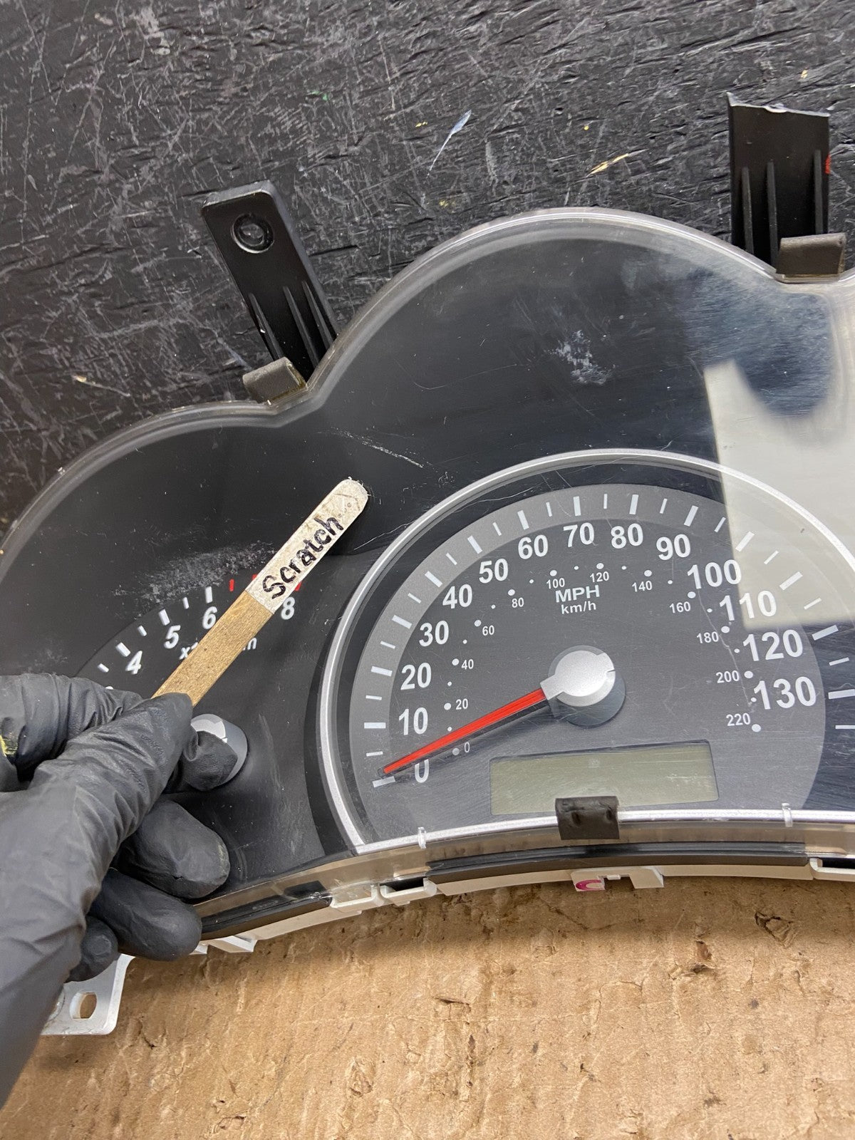 2006 to 2007 Kia Sedona Speedometer Cluster Gauge AF1633 DG1