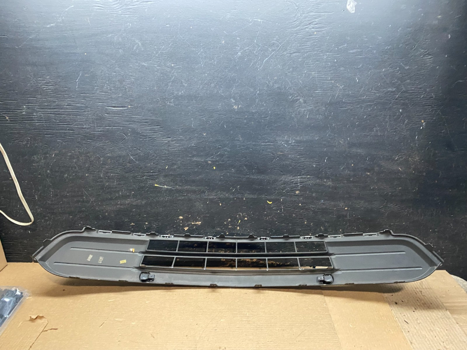 2013 to 2016 Lincoln MKS Front Lower Grille Grill v6977 DG5