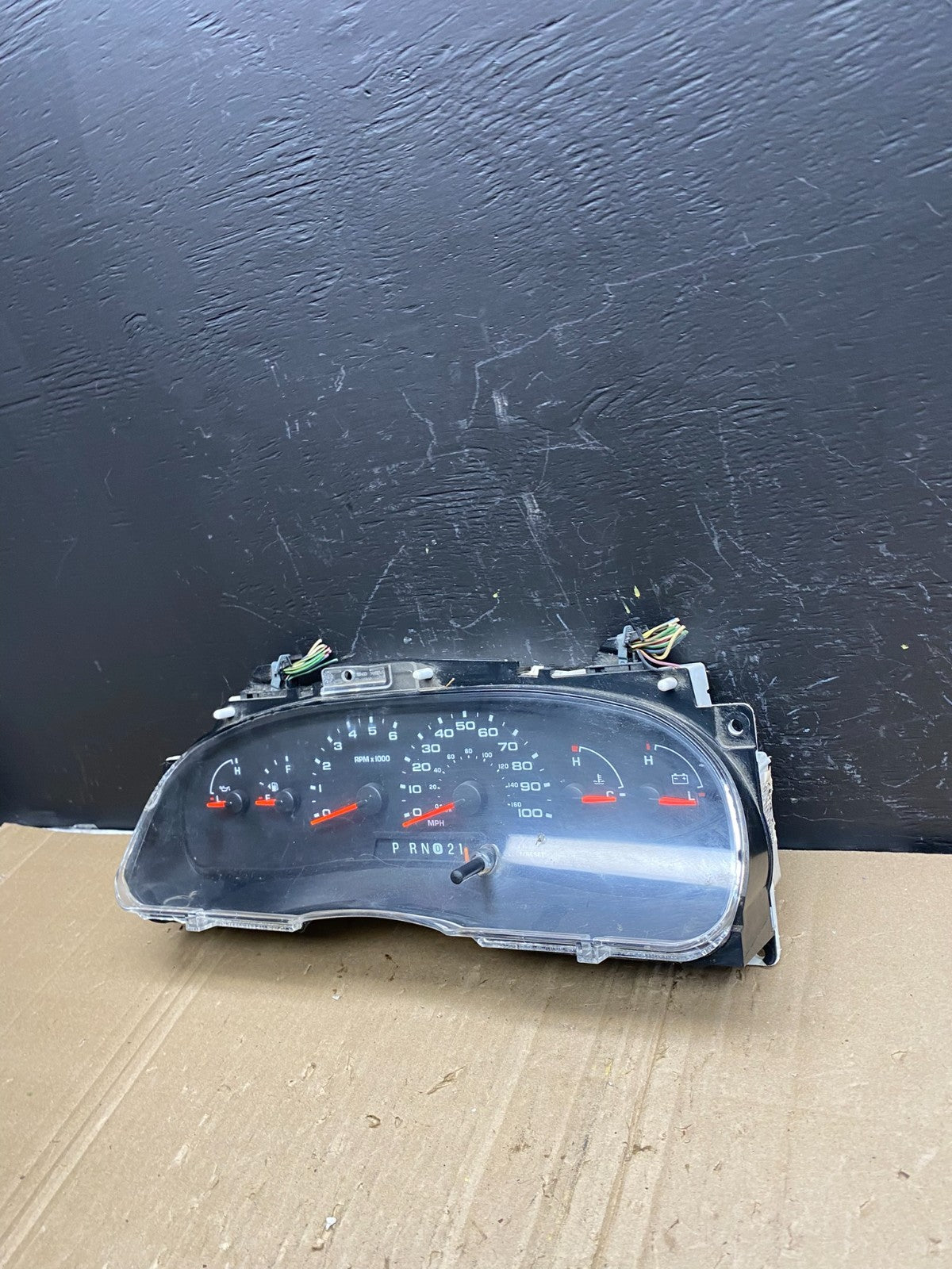 2006 Ford E350 Gauge Speedometer Cluster OEM ab9070 DG3