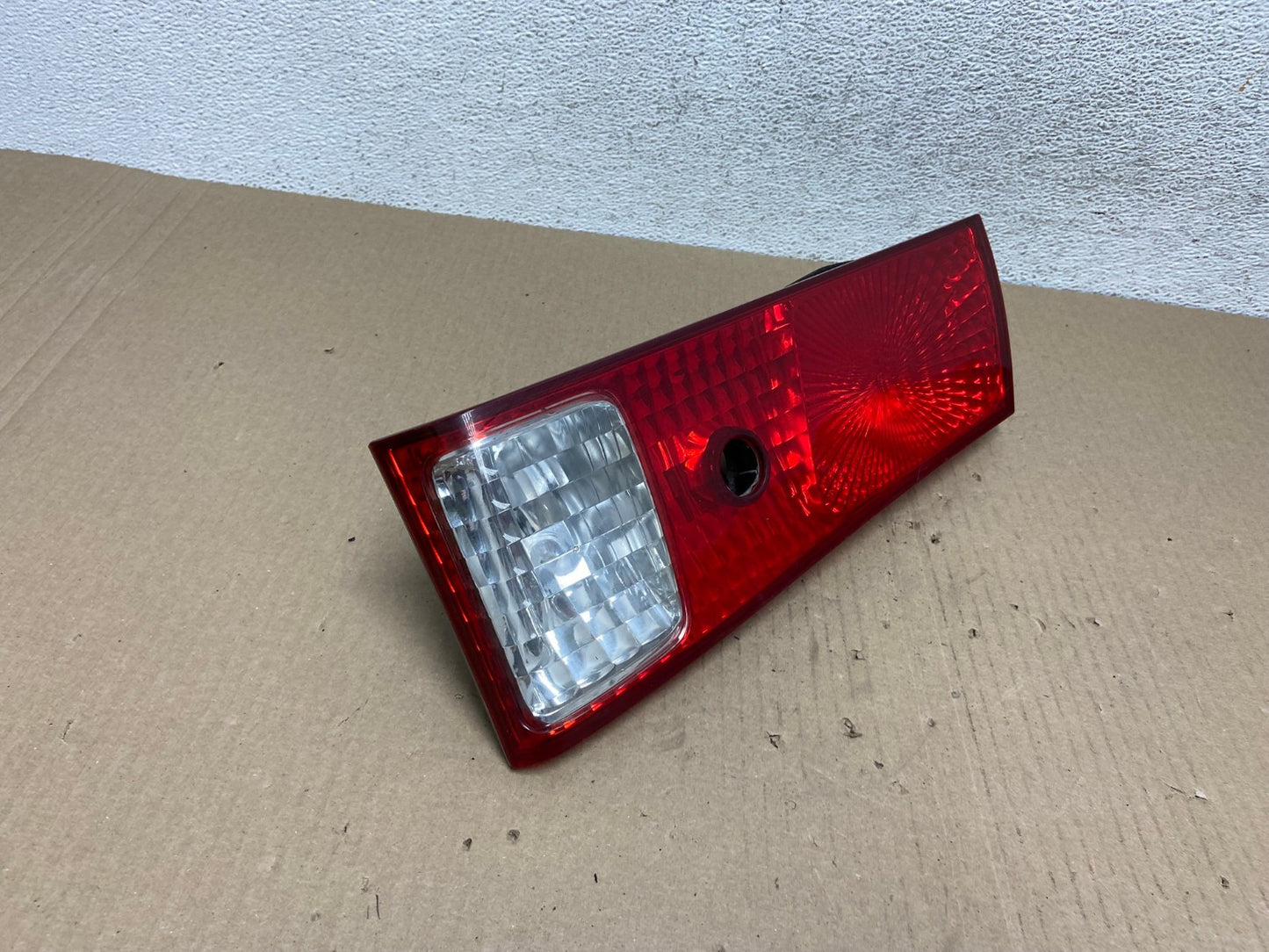 2000-2001 Toyota Camry Tail Light Right Passenger Rh Side Inner AE9470 LK2