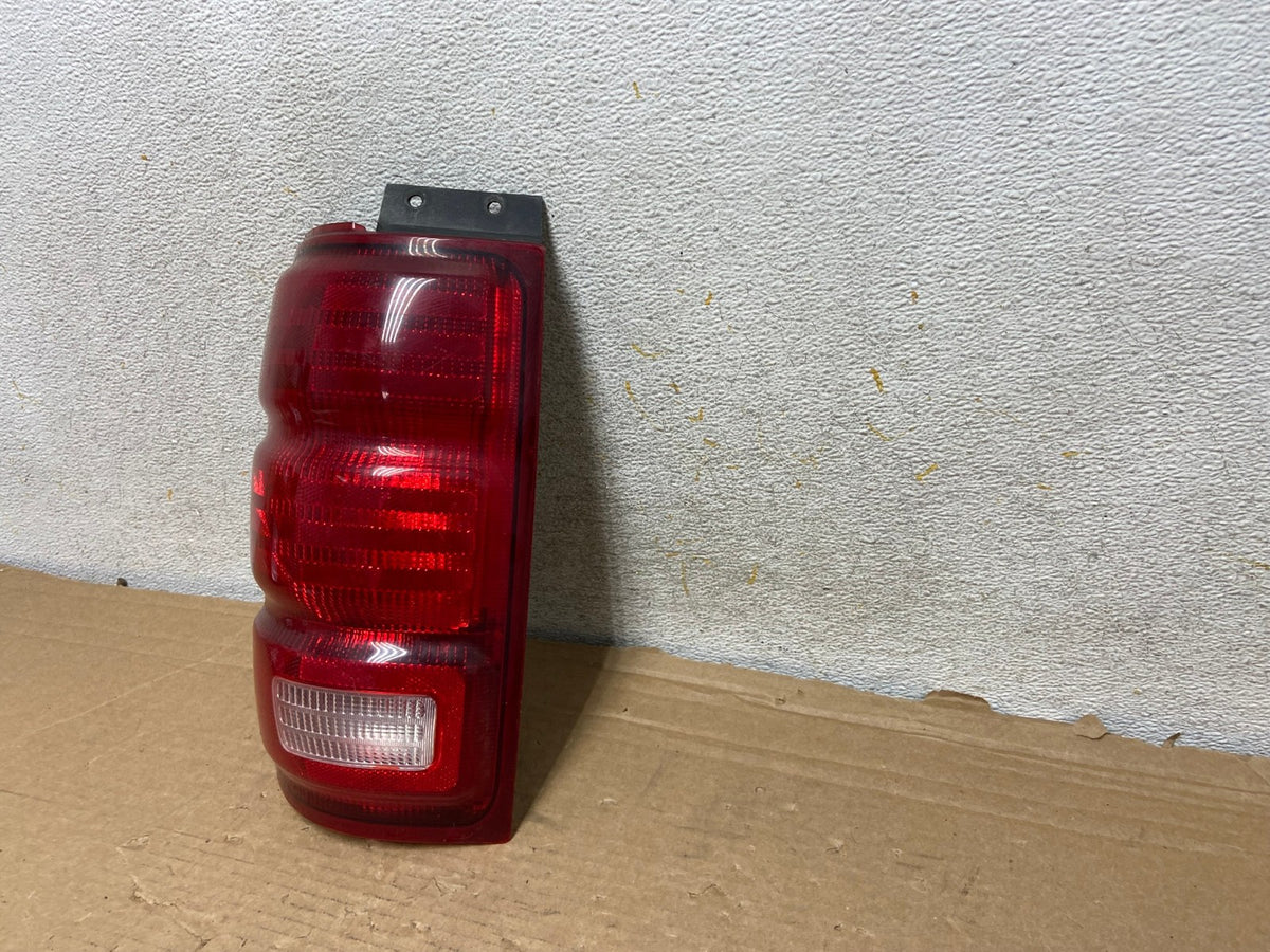 1997 to 2002 Ford Expedition Left Driver LH Tail light AH8861 LK2