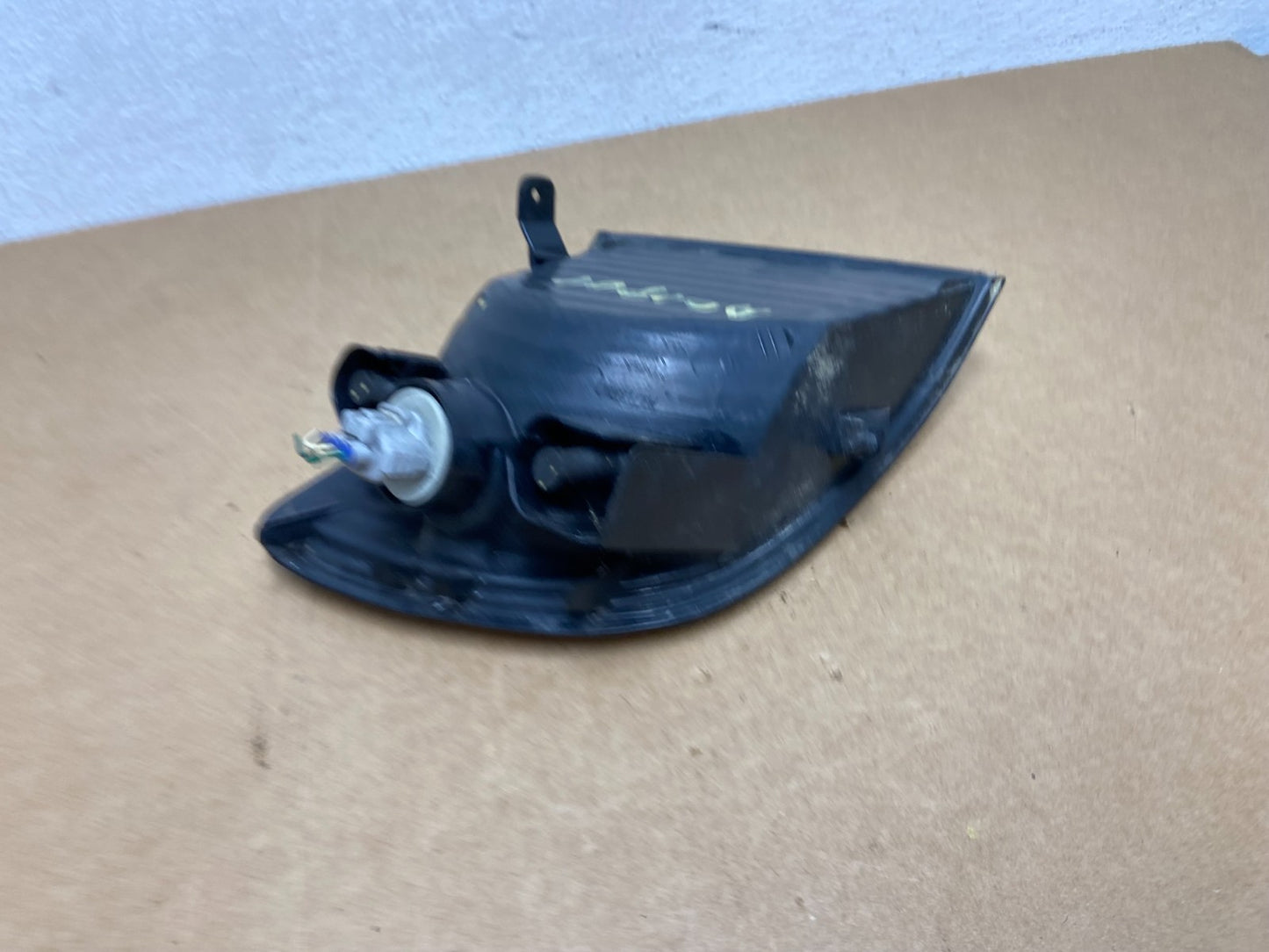 2001 to 2003 Toyota Sienna Turn Signal Left Driver LH Lamp AC1701 DW5