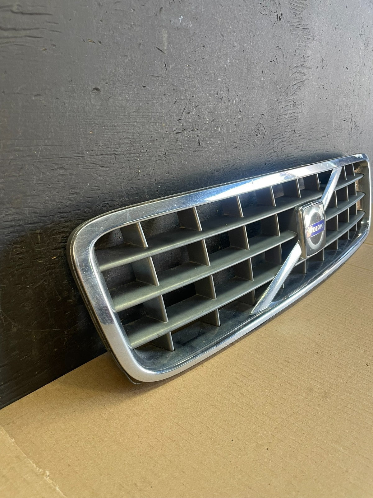 2003 to 2013 Volvo XC90 Front Upper Grill Grille AE3509 DG2