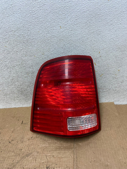 2002 to 2005 Ford Explorer Left Driver Lh Side Tail light AI5486 LK0