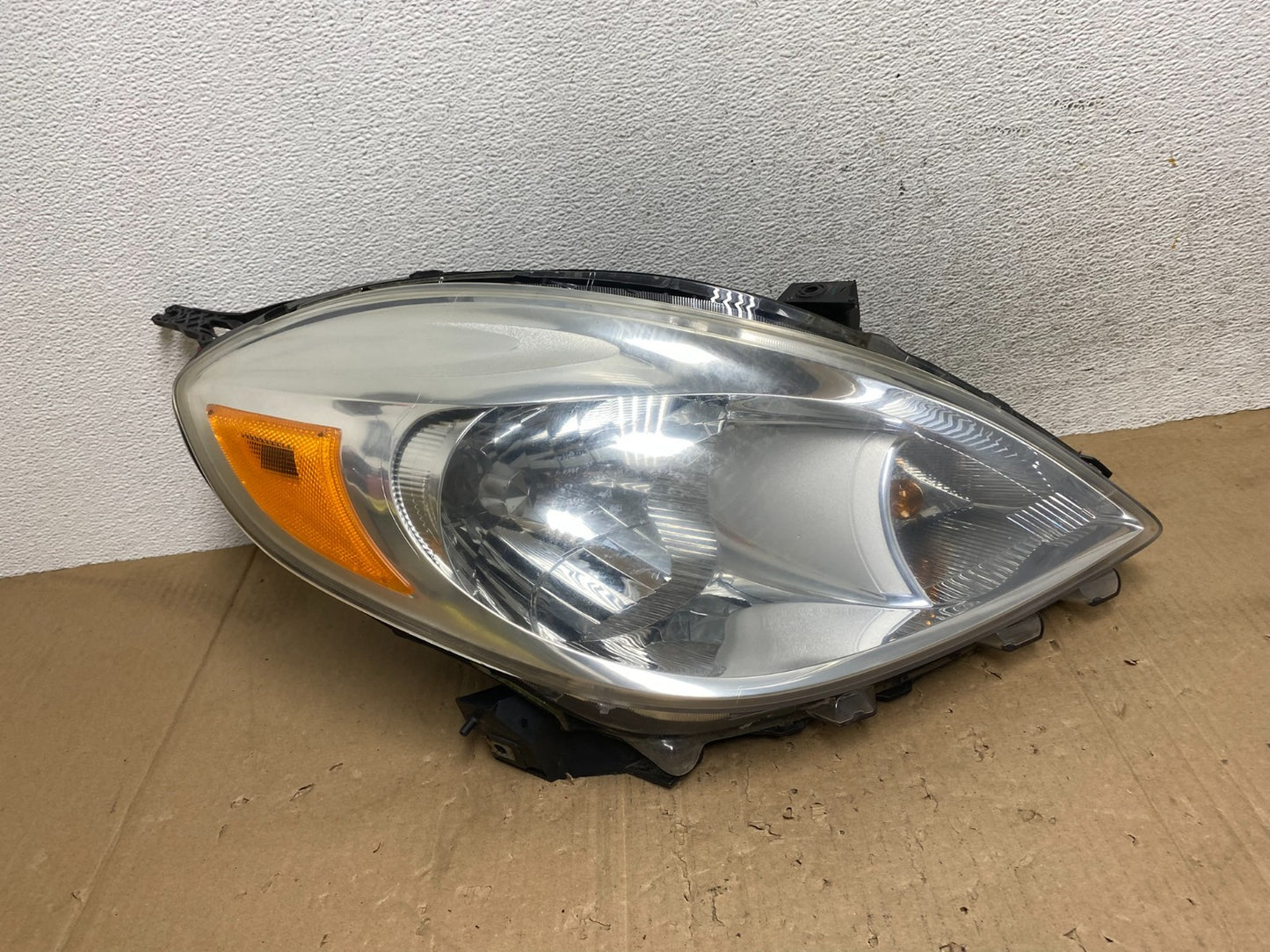 2012 2013 2014 Nissan Versa Sedan Headlight Right Passenger Rh AE9221 DW0