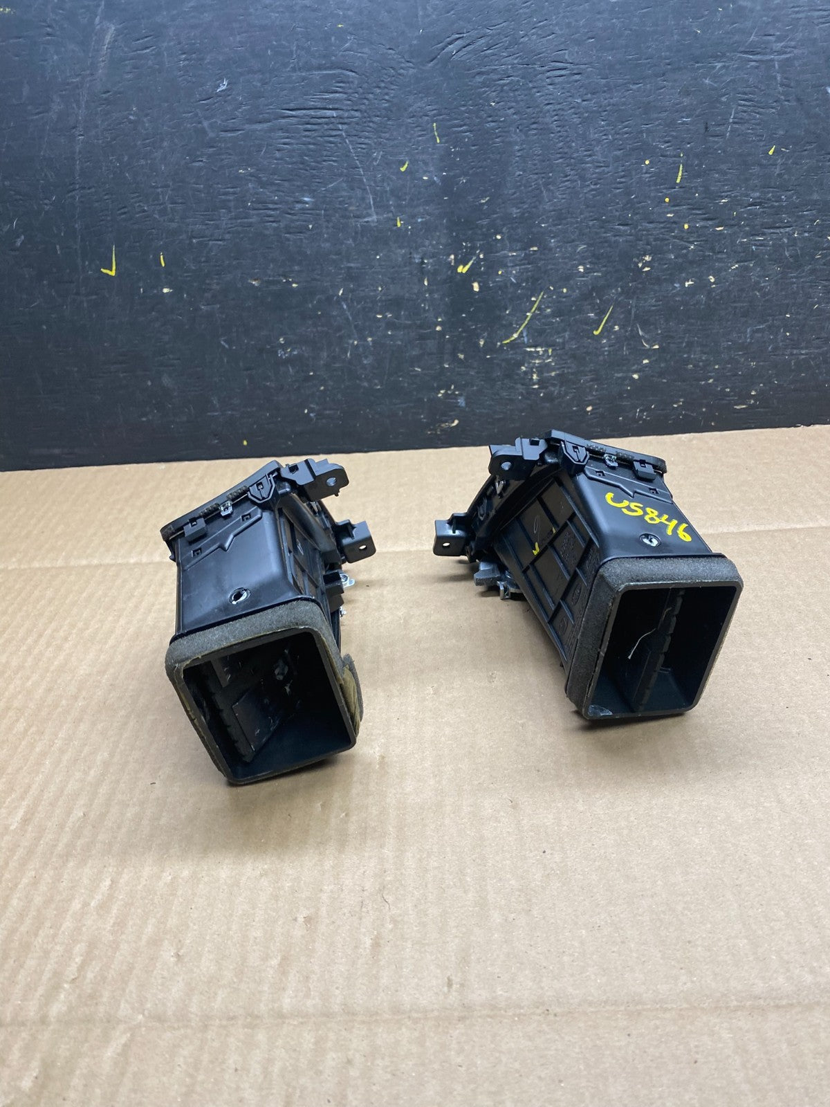 2014 2015  Kia Sorento Front Dash Left+Right Set Side A/C Air Vent U5846 DG3