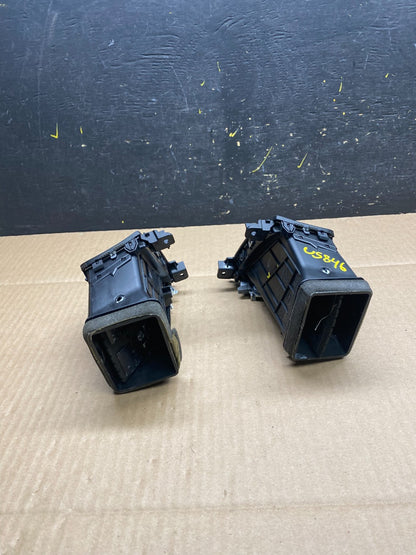 2014 2015  Kia Sorento Front Dash Left+Right Set Side A/C Air Vent U5846 DG3