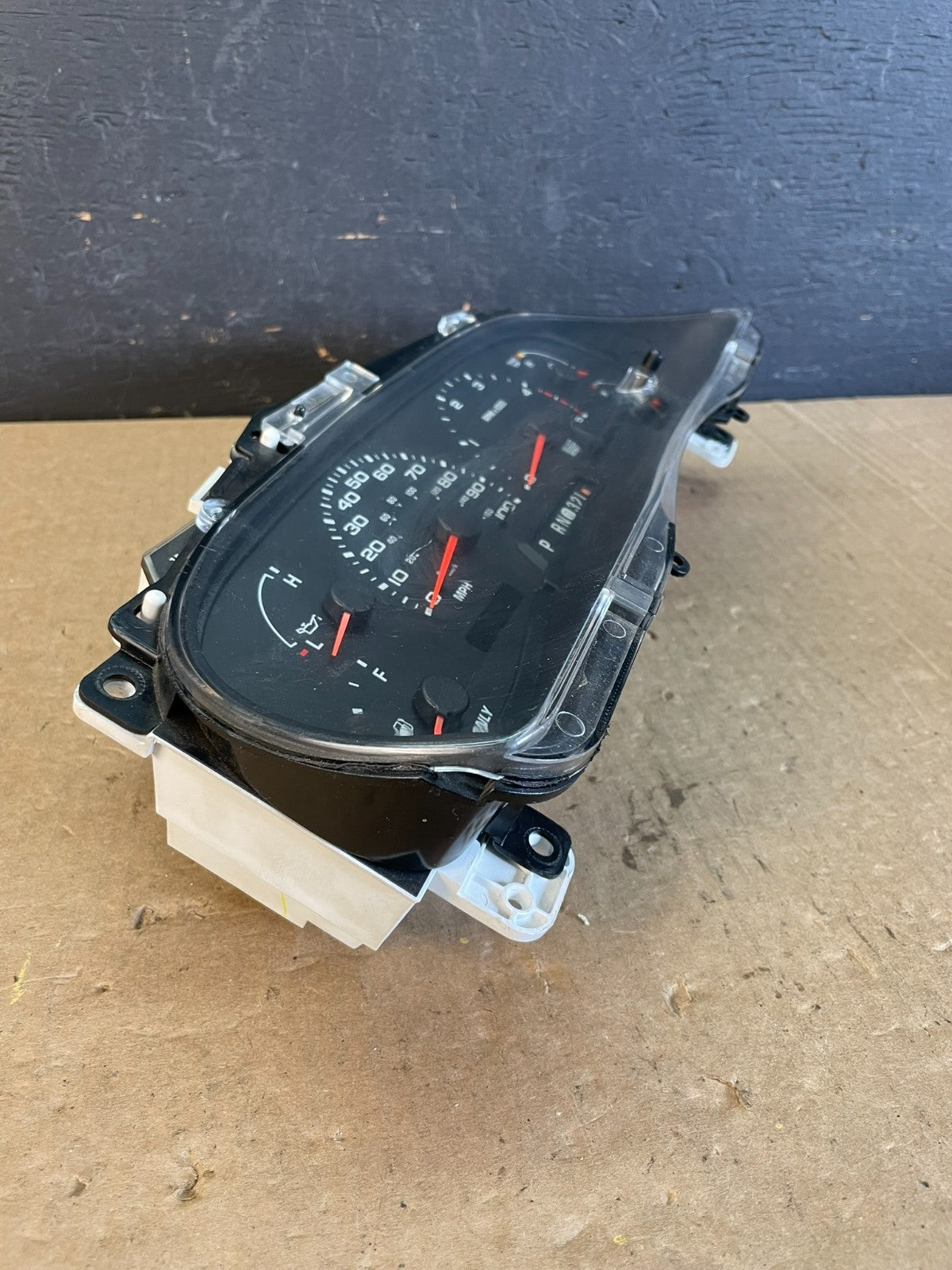 2002 to 2004 Ford F250 F350 Super Duty Speedometer Cluster Gauge ad0395 DG2