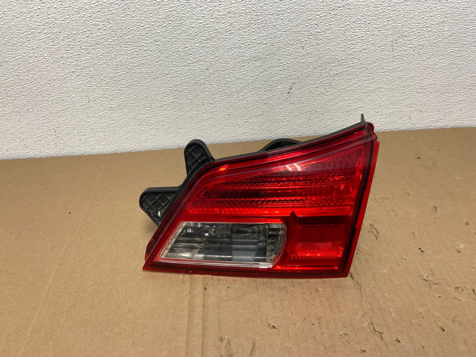 2010 - 2014 Subaru Outback Right Passenger RH Inner Tail Light OEM AB6830 LK0