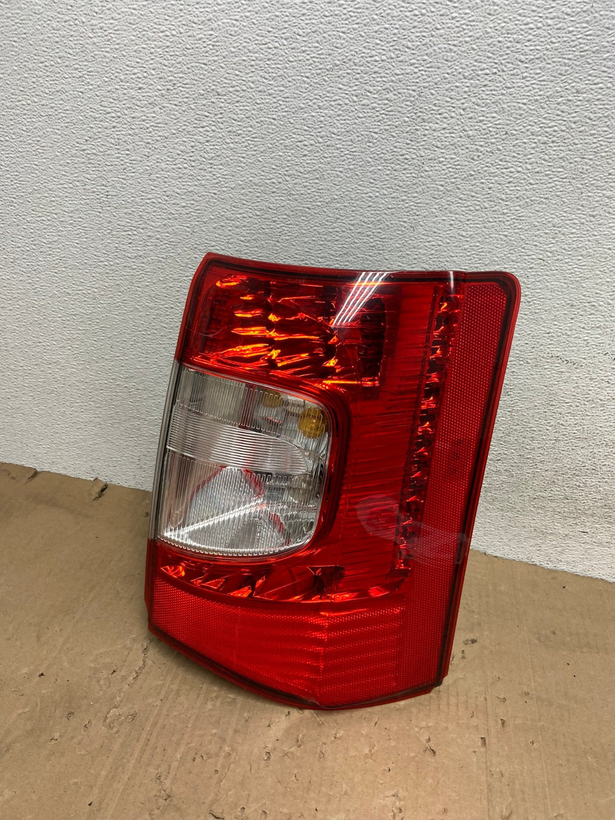 2011-2016 Chrysler Town and Country Right Passenger RH Tail Light AE9204 LK0