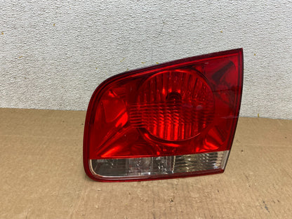 2004-2007 Volkswagen Touareg Right Passenger Rh Side Inner Tail Light Oem O73780