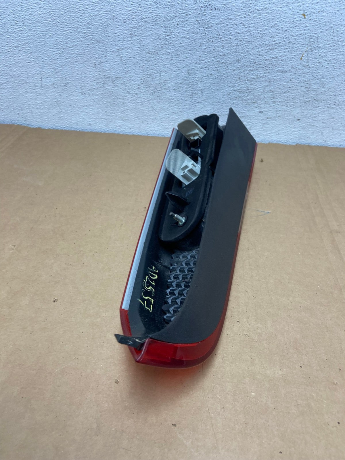 2005 - 2007 Volvo XC70 V70 Left Driver LH Side Tail Light Upper AD2557 LK4
