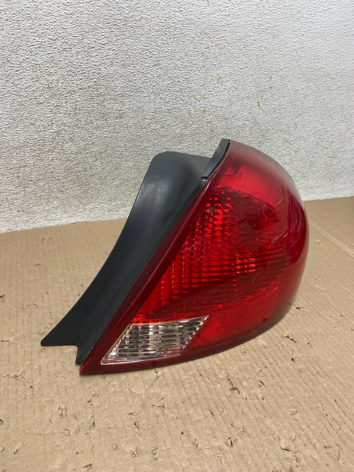 2000 to 2003 Ford Taurus Right Passenger Rh Side Tail Light AI9661 LK1