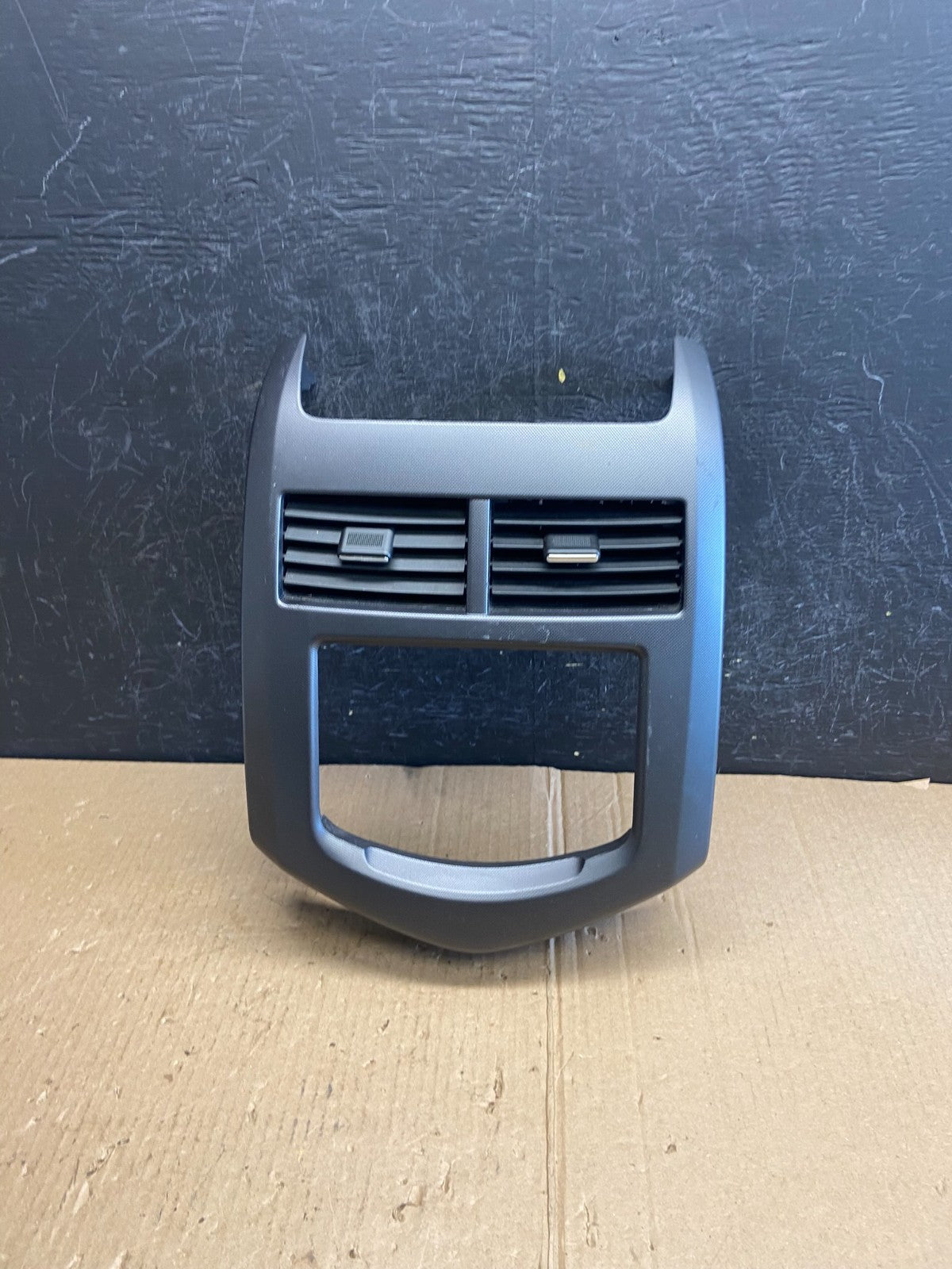 2012-2016 Chevrolet Sonic Center Dash Radio Air Vent Trim Bezel AE3891 DG0