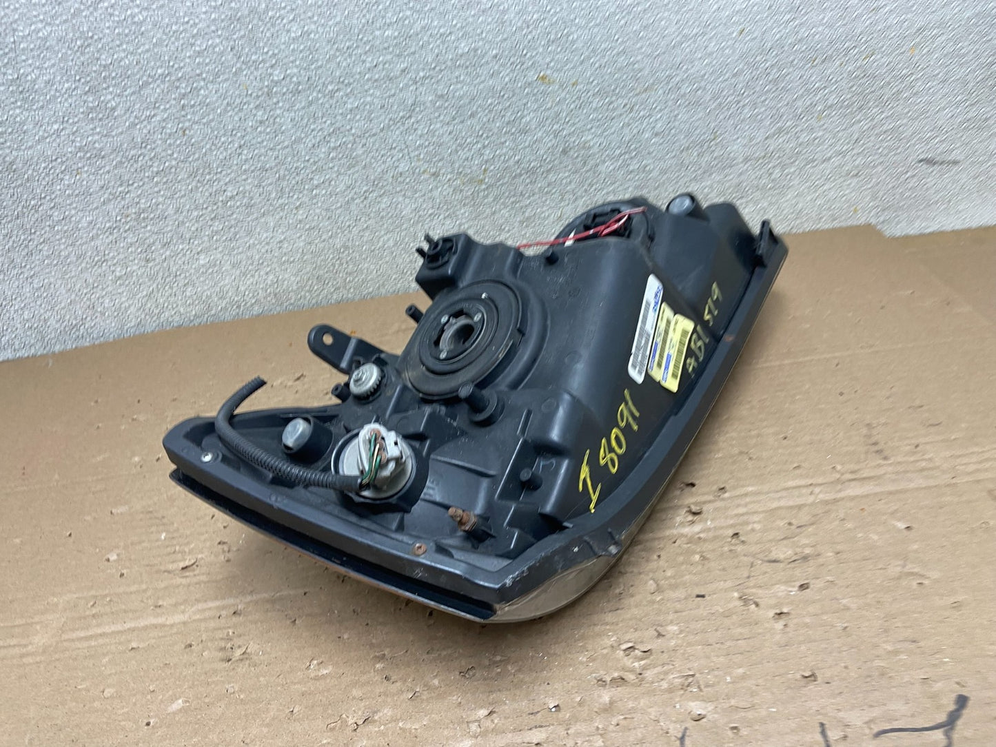 2004 2005 2006 Toyota Highlander Headlight Left Driver LH Side DEPO AB1519 DW7
