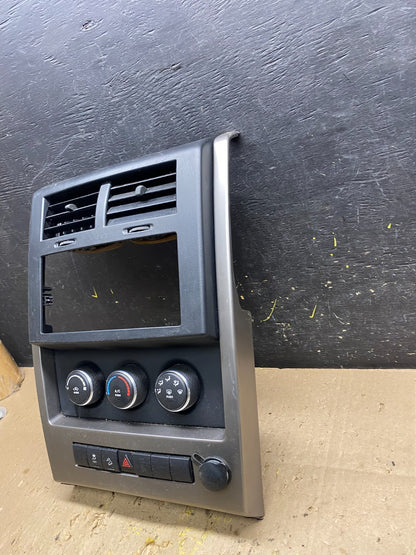 2008 to 2012 Jeep Liberty Dash Climate Temperature Control Radio Bezel u5782 DG1