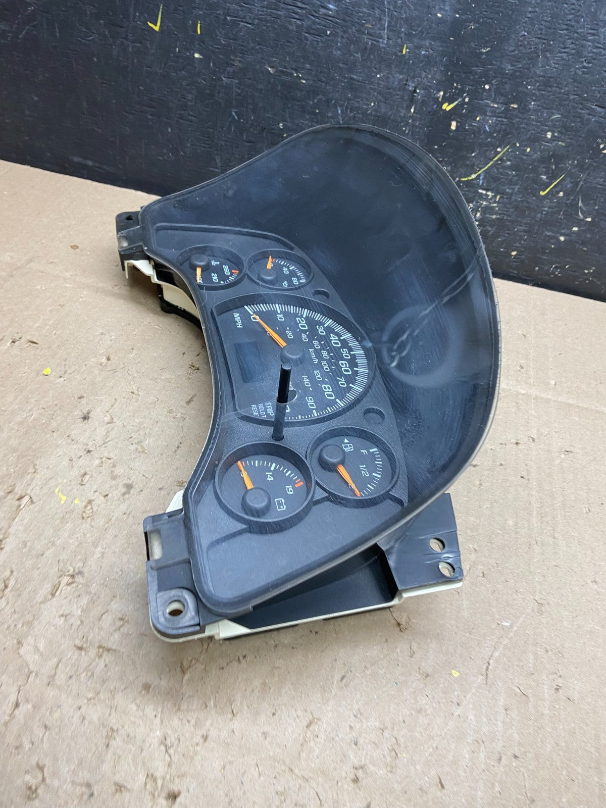 2004 to 2007 Chevrolet Express Speedometer Cluster Gauge OEM  u4956 DG2