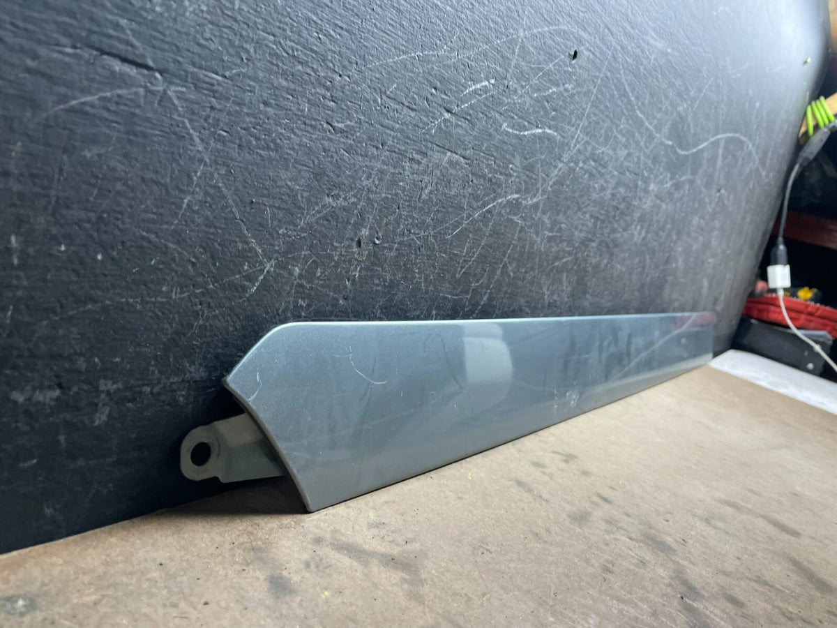 2005 to 2010 Honda Odyssey Right Side Rail Cover Quarter Trim Molding L3873 DG2