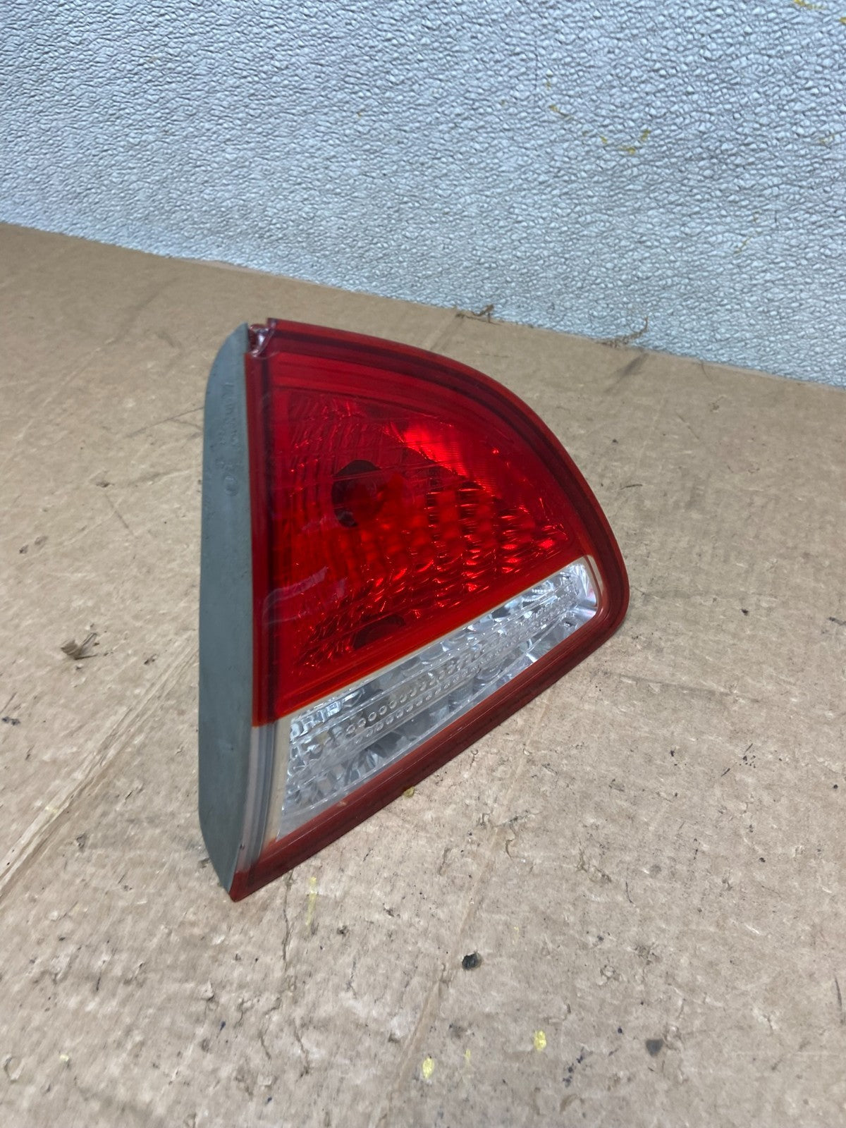 2007 to 2012 Hyundai Veracruz Right Passenger RH Inner Tail Light OEM AA2600 DW2