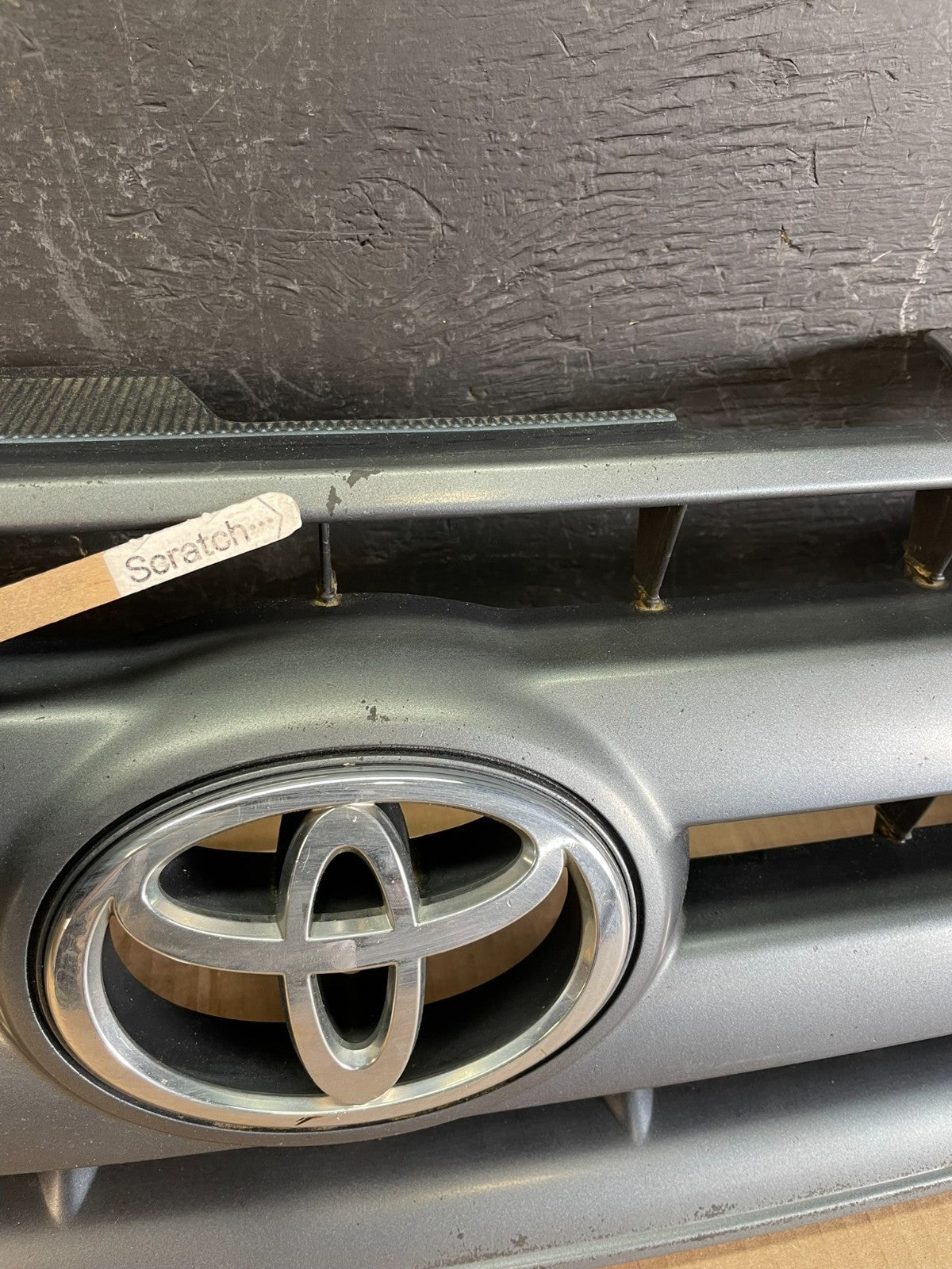 2001 to 2003 Toyota Highlander Front Upper Grille Grill With Emblem AC1970 DG5