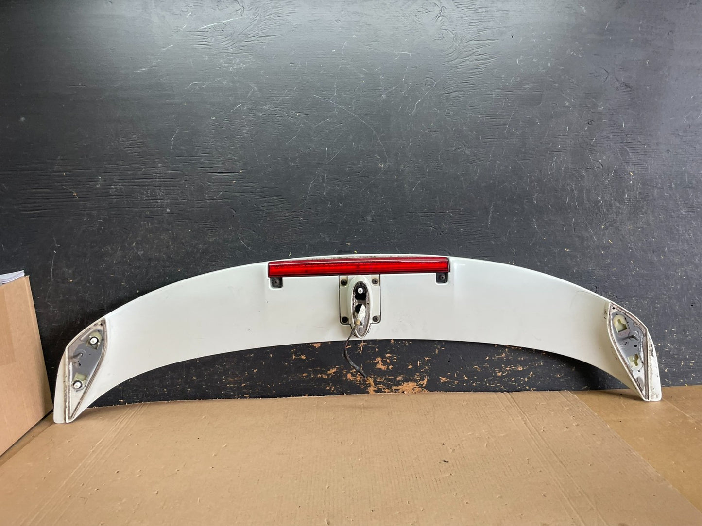 2002 to 2004 Infiniti i35 Rear Tailgate Liftgate Spoiler Wing W/ Light AA19397