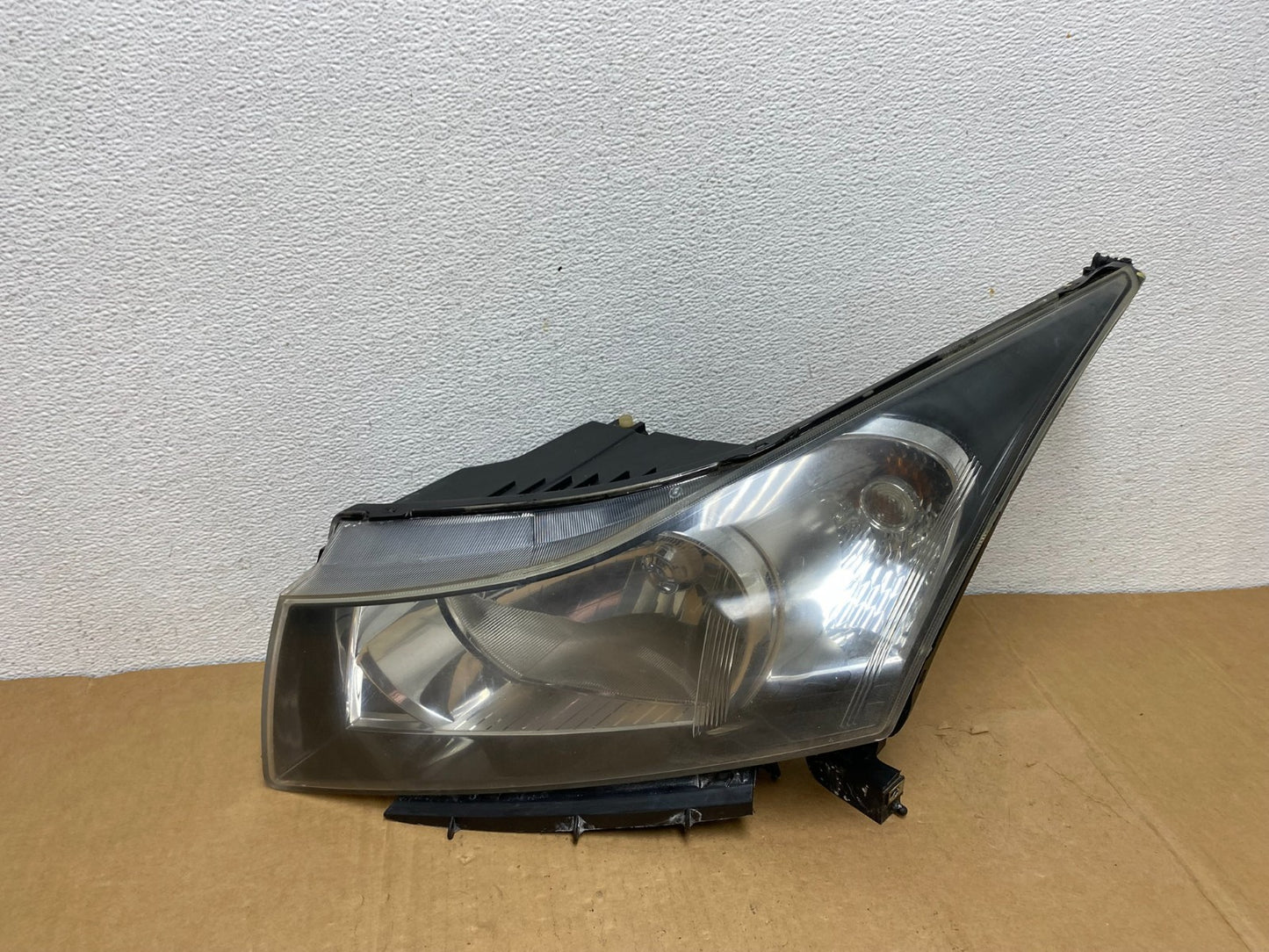 2011 to 2015 Chevrolet Cruze Halogen Left Driver LH Side Headlight AC8423 DW0