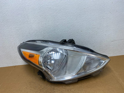 2015 to 2019 Nissan Versa Headlight Right Passenger RH Side AD9324 DW0