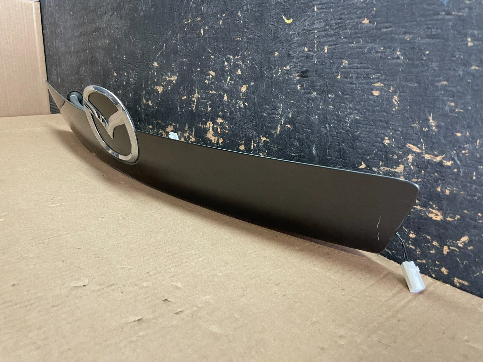 2007-2014 Mazda CX-9 Trunk Lid Garnish Panel Molding Trim Back  Camera AA1924 DG2