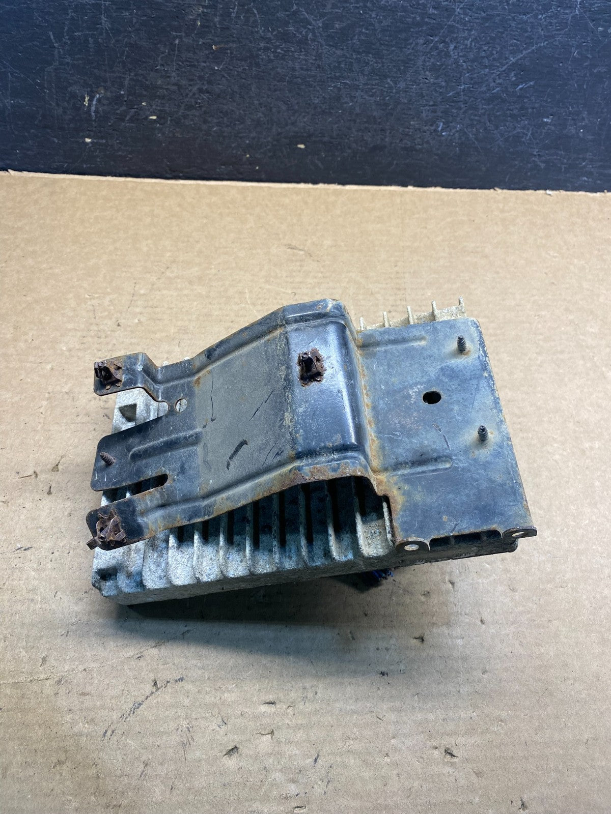 2005 Chrysler Pacifica Engine Control ECM AD9994 DG1