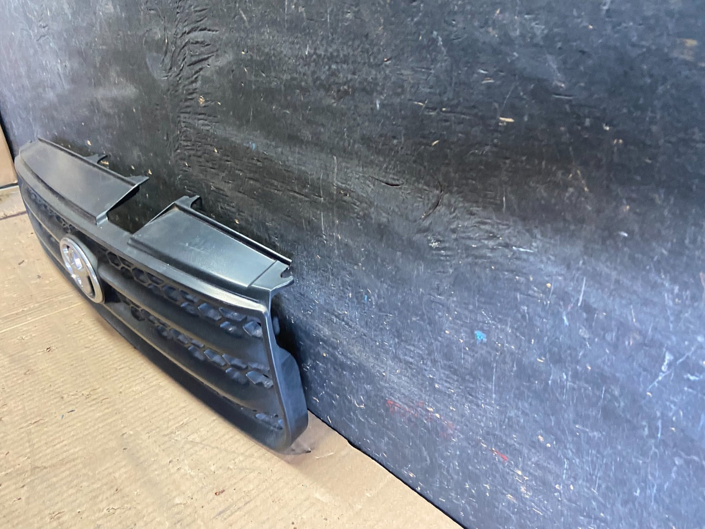2004 2005 Toyota RAV4 Front Upper Grill Grille OEM R5501 DG1