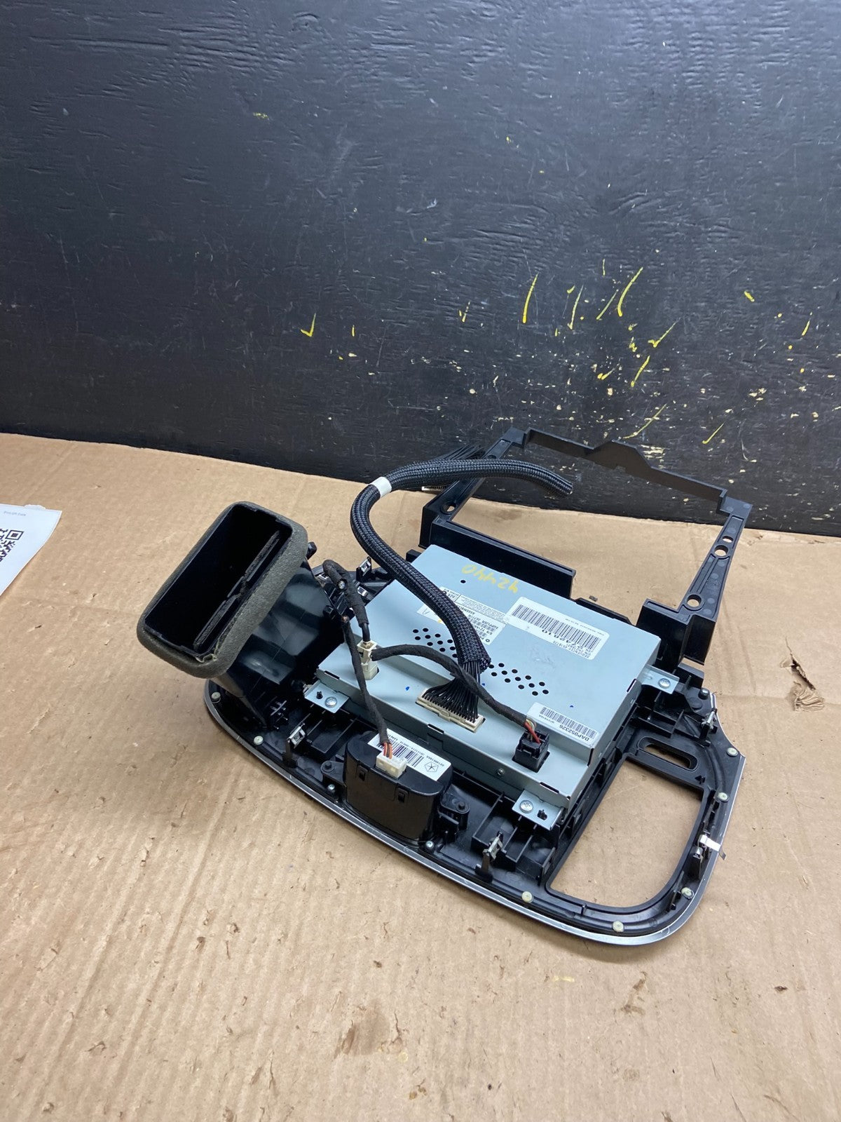2011-2014 Chrysler 300 Dash A/C Climate Control Screen Radio Bezel OEM Y2440 DG5