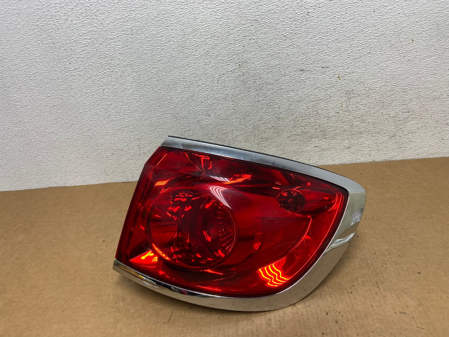 2008-2012 Buick Enclave Right Passenger Rh Tail Light AD4718 LK0
